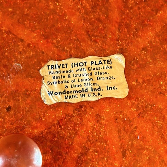 Wondermold resin and crushed glass fruit slide trivet hot plate set - Picture 5 of 14